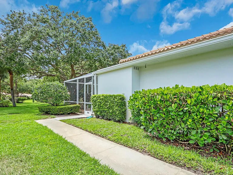 7904 Chapman Oak Ct — Photo 24