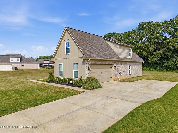 2nd image of 1441 Clair Cir S