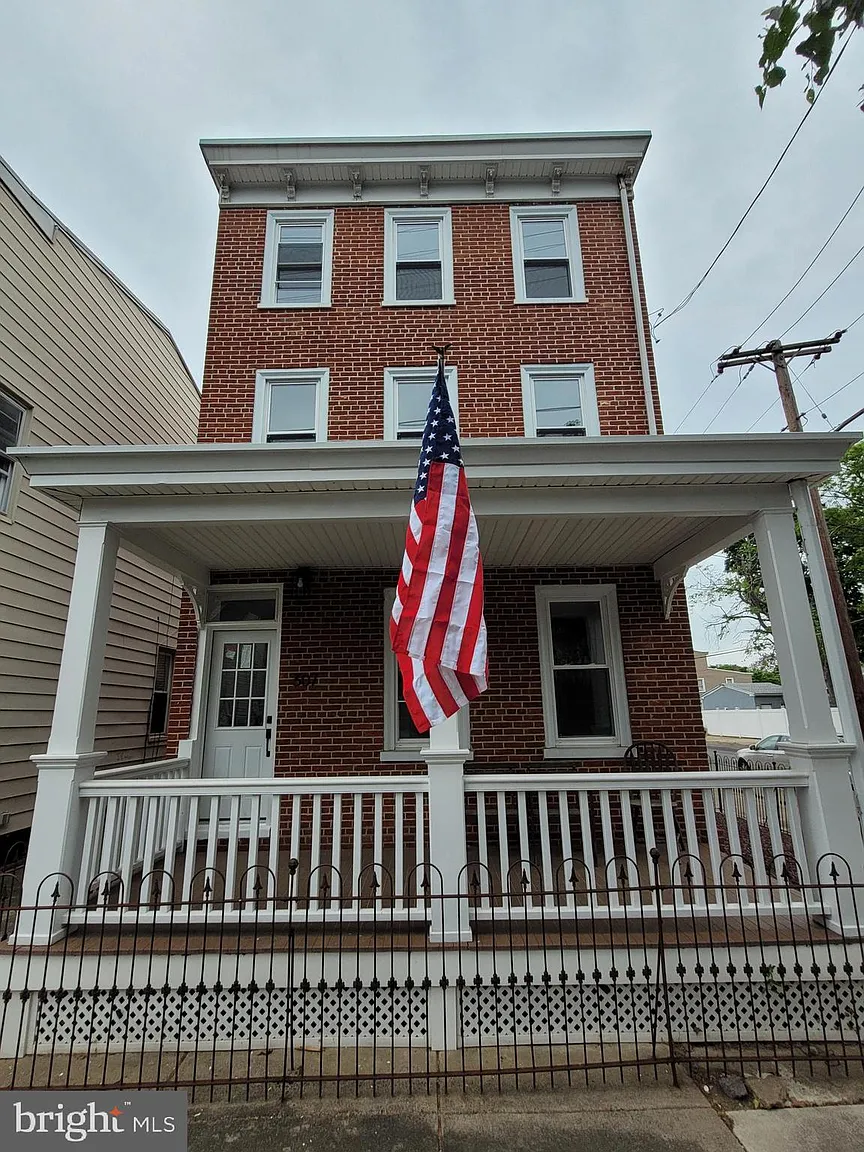 307 Otter St photo 1