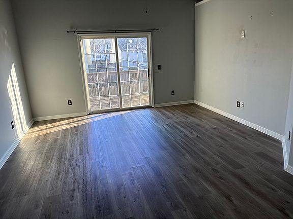5th image of 3917 Pinoak View Ct