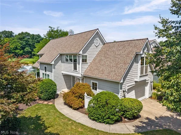 2975 Waterford Dr, Twinsburg, OH 44087