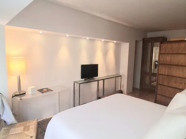 153 East 57th Street image 3 of 5