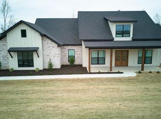 10565 W Miller Sardis Rd, Bauxite, AR 72011