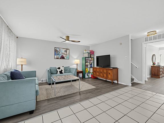 2nd image of 2129 N Marvine St #7