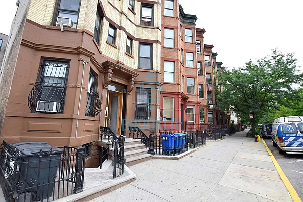 Rented by null | media 14