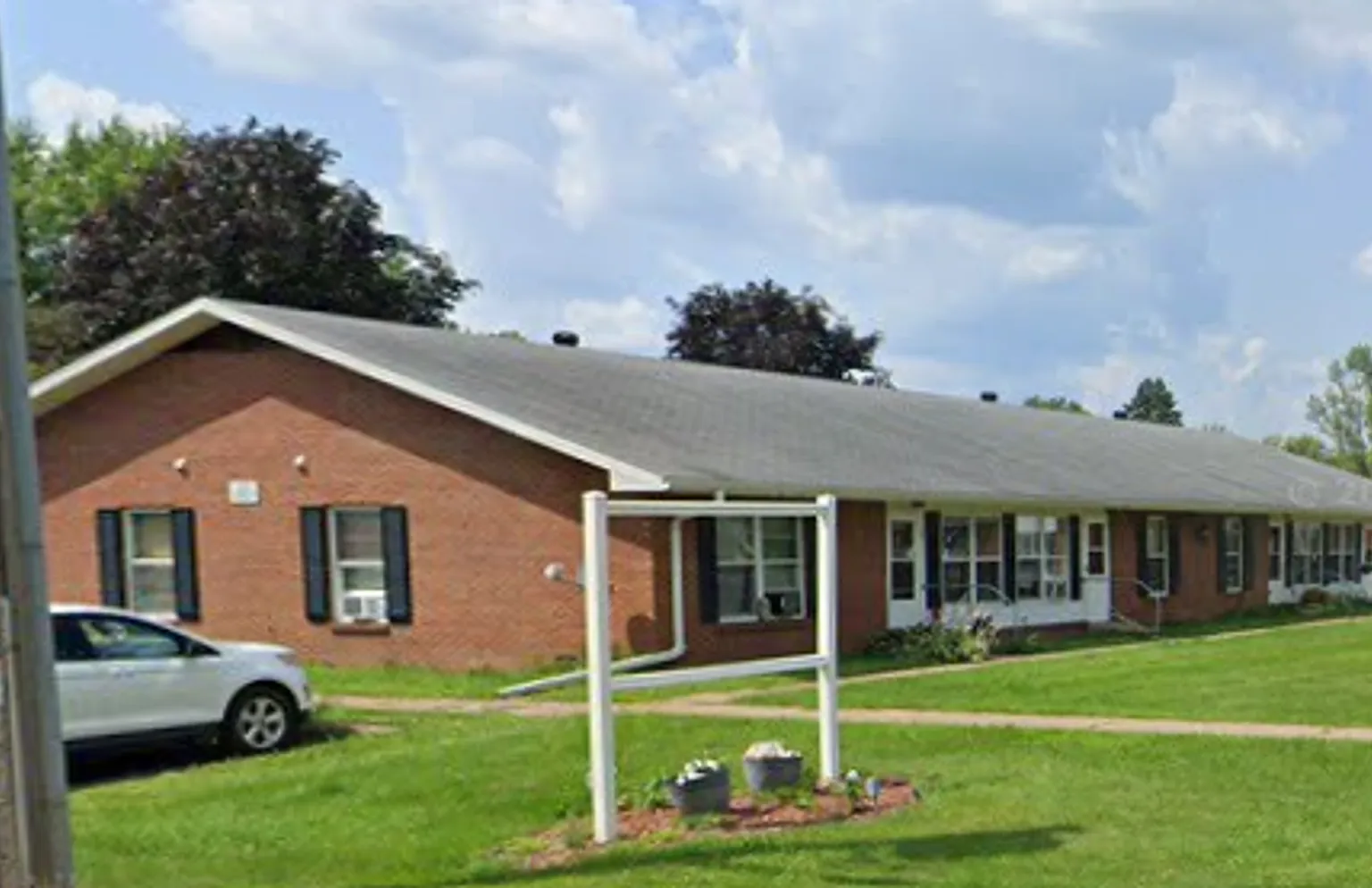 425 Colfax St — Photo 1