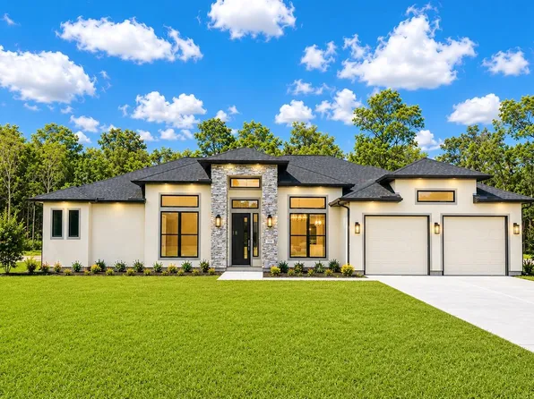 1156 Spanish Dr, Dayton, TX 77535