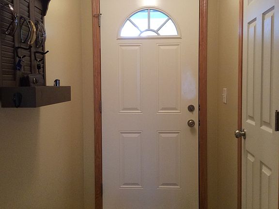 5th image of 910 W Craig Dodge Cir