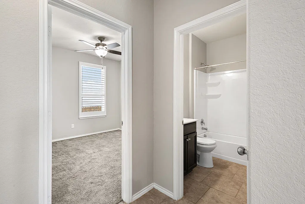 3 bed, 1676 sqft, $1,700 — Photo 4