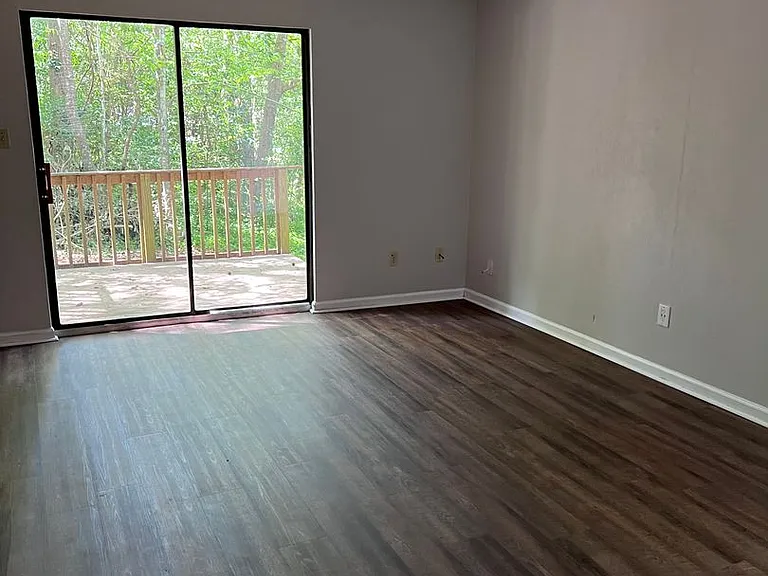 653 Holyoke Court — Photo 2