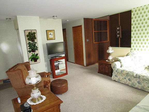 4th image of 111 Indianwood Dr