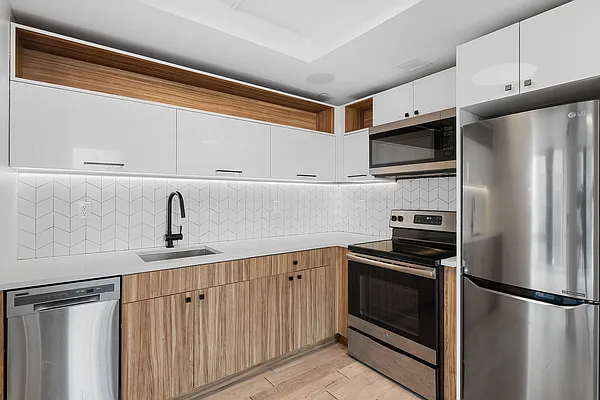 Rented by REAL New York | media 31