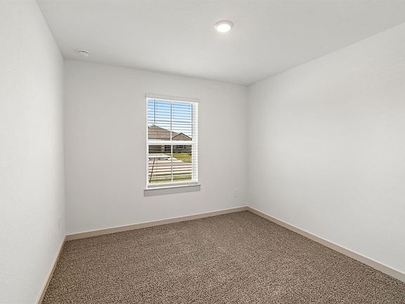 5th image of 627 Hidden Brook Dr