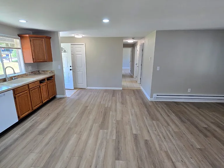 2954 Hoover Ave SE #2954 — Photo 2