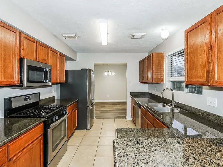 6803 Hedgewick Dr — Photo 8
