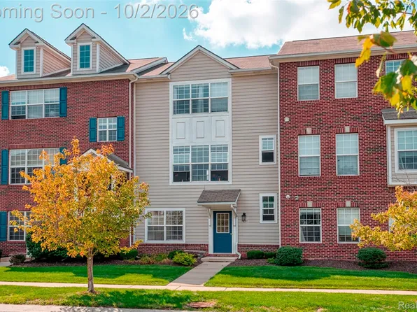 1630 Town Commons Dr, Howell, MI 48855