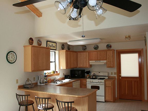 5th image of 610 Sugar Pine Dr