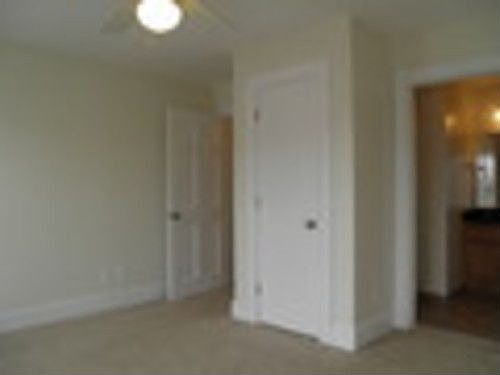 3rd image of 606 Green St