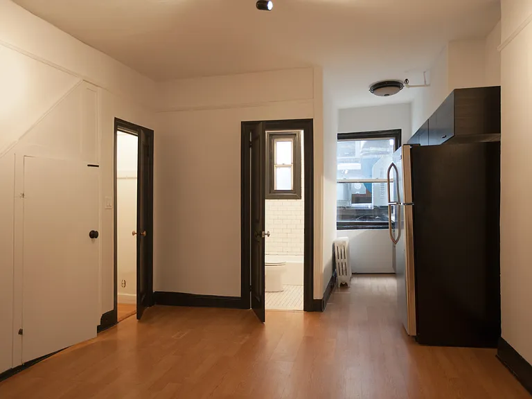 285 W 12th St #3 — Photo 8