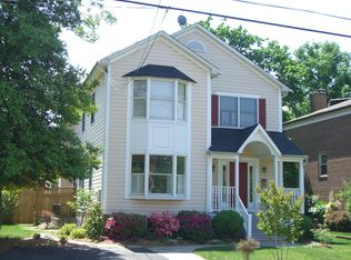 4810 26th St N, Arlington, VA 22207