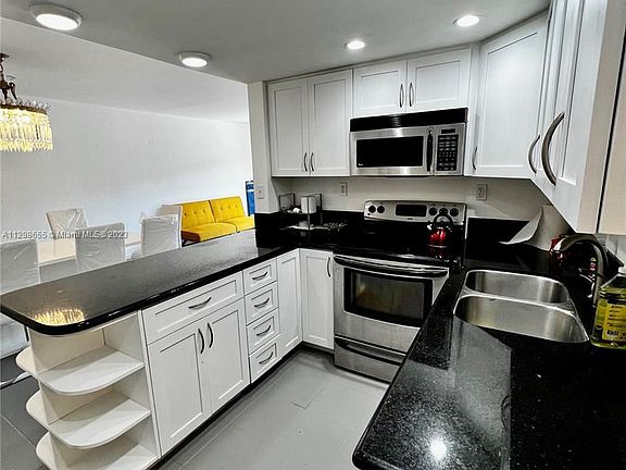 5th image of 3860 NE 170th St APT 202