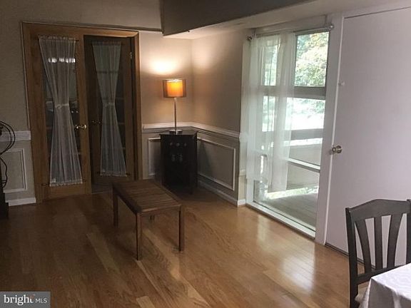 4th image of 4381 Americana Dr #I