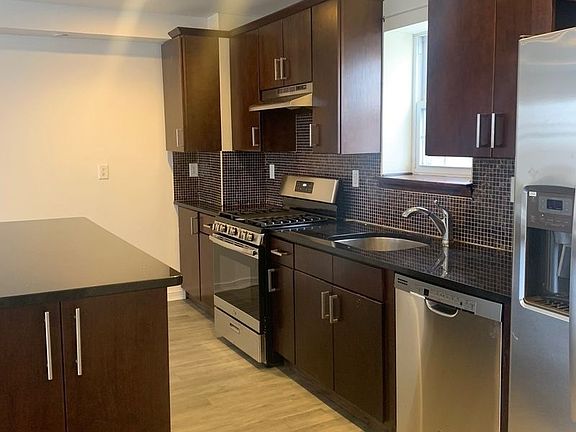 3rd image of 198 Stuyvesant Ave #2