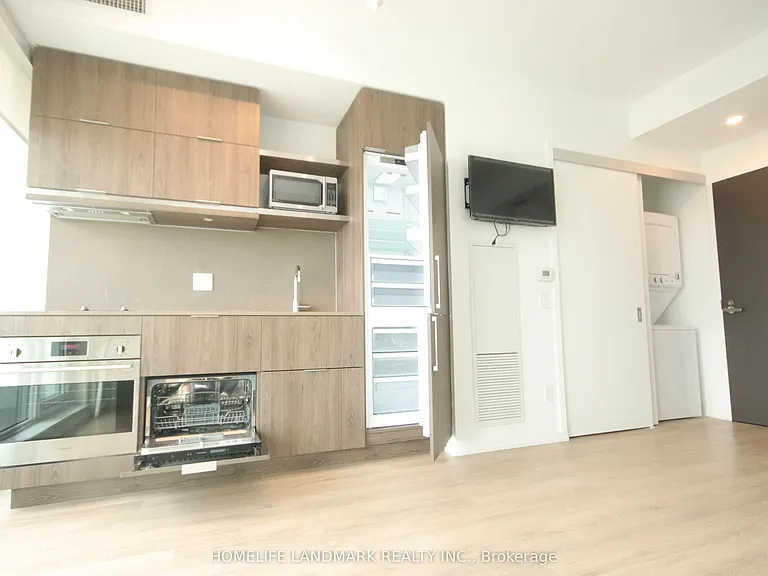 197 Yonge St #5508 — Photo 4