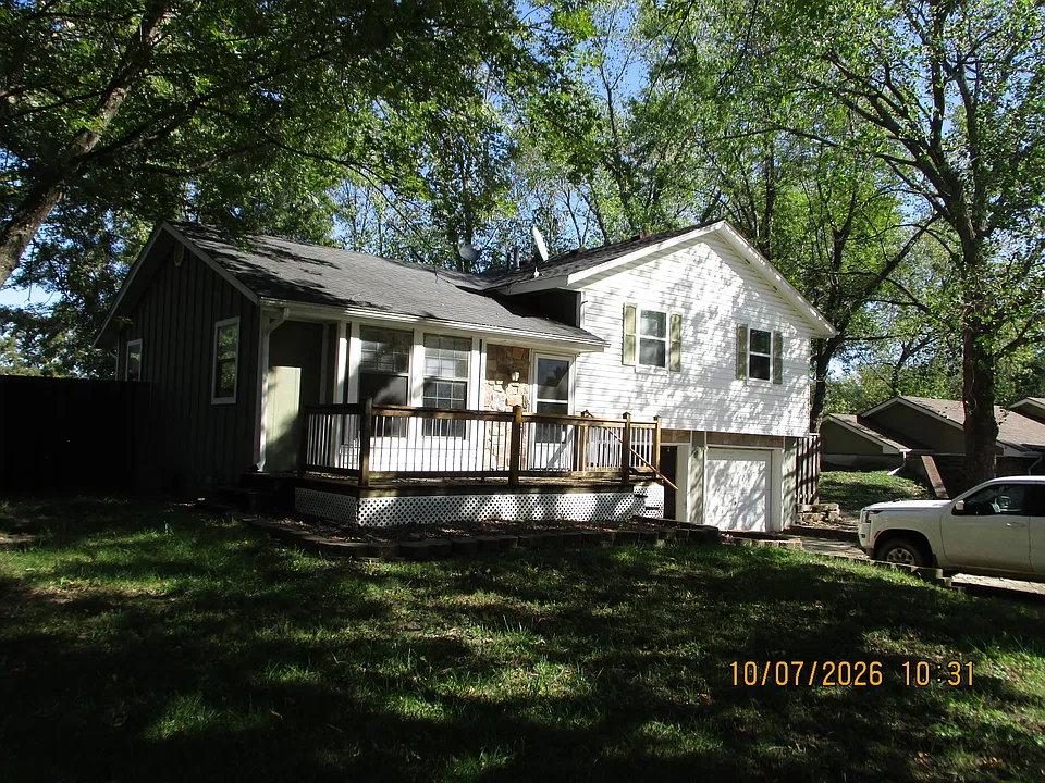 112 Sharon Ln