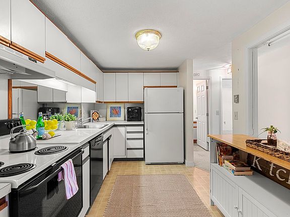 5th image of 3 Hilltop Drive UNIT 3