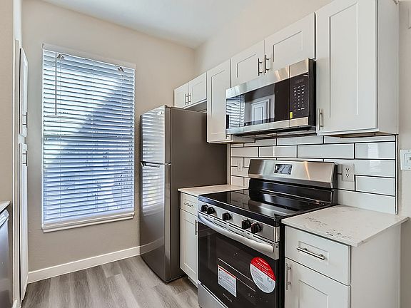 13100 Pandora Dr 3309 - Web Quality - 006 - 08 Kitchen