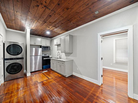 2nd image of 2115 Broadway St #2