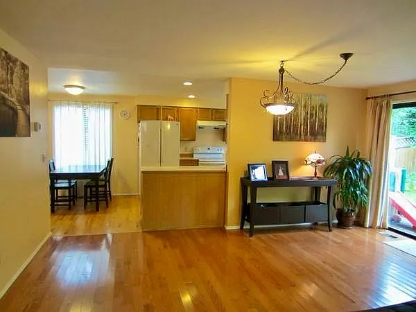 4362 242nd Pl SE — Photo 3