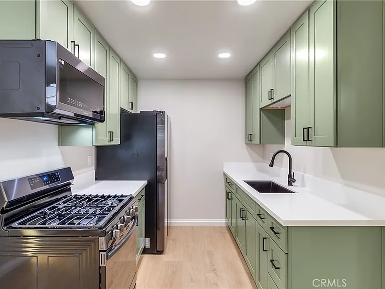 11119 Poplar St #D — Photo 15