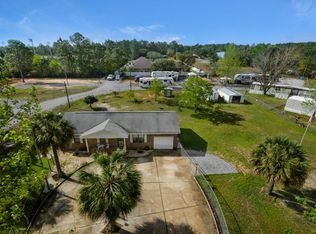 9277 Deer Ln, Navarre, FL 32566