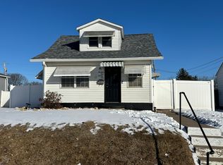 2126 W High St, Davenport, IA 52804