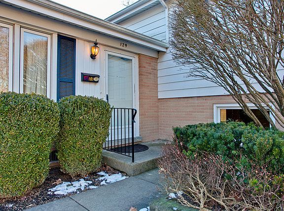 2nd image of 129 S Kenilworth Ave