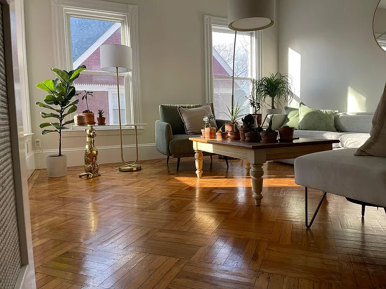 48 Aldie St #2 — Photo 6