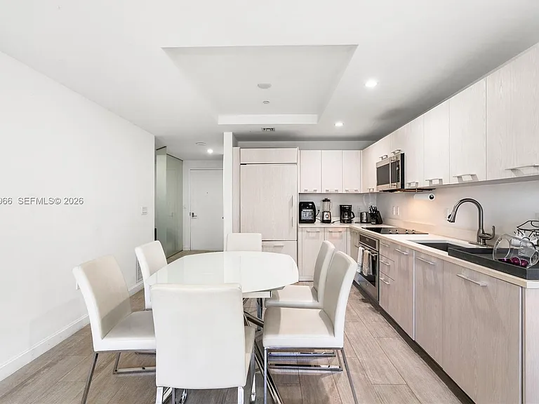 55 SW 9th St #1904 — Photo 7
