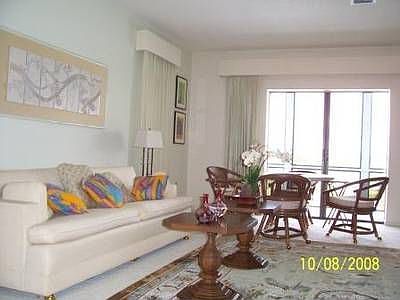 2nd image of 1101 Lakeshore Blvd S