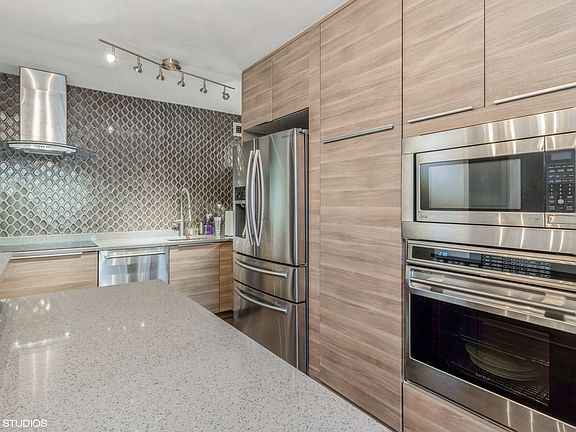4th image of 535 N Michigan Ave APT 816