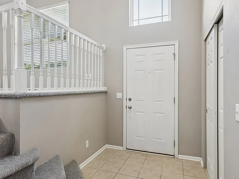 16013 Robin Dr — Photo 3