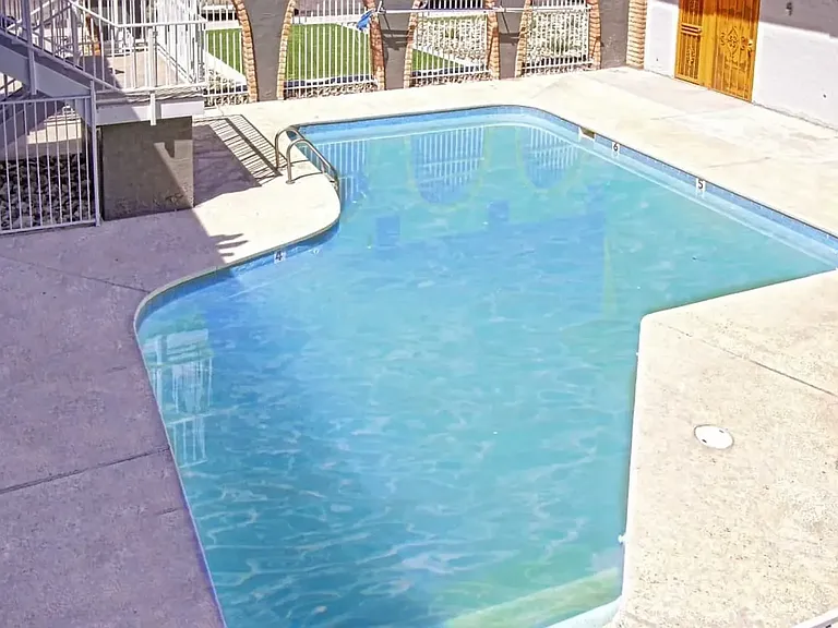 Canyon Club Apartments — Photo 8