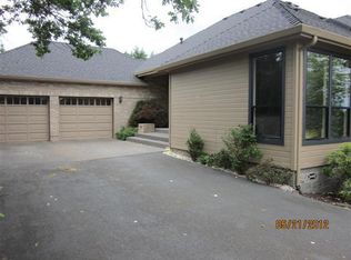 11 E Bel Air Ct, Medford, OR 97504