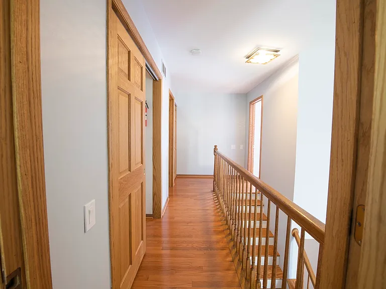 754 Savannah Ln — Photo 12