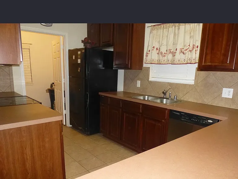 2929 Muirfield Dr — Photo 4