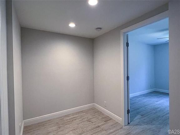 5th image of 303 Gardens Dr APT 103