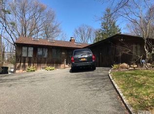 12 Elkland Rd, Melville, NY 11747