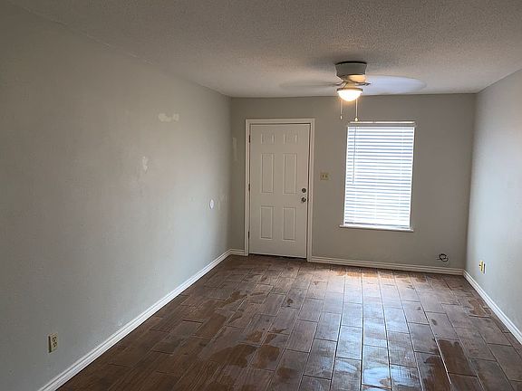 5th image of 402 N Fairway St