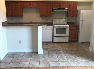 981 Old Indian Trl APT 303, Aurora, IL 60506